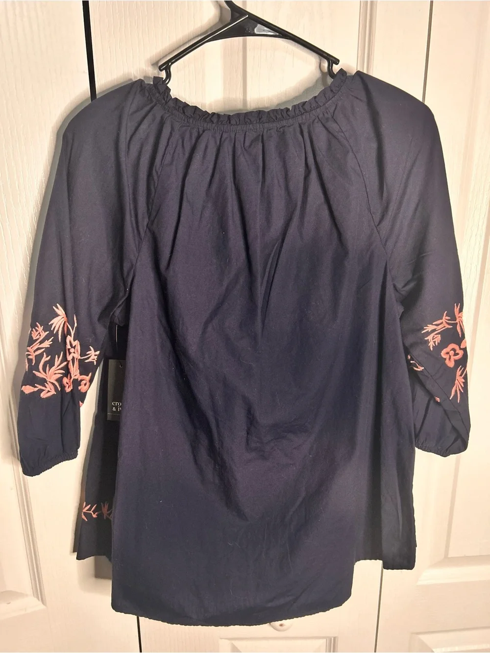 Crown & Ivy Women’s Small Navy Embroidered Peasant Top Pink Floral Print NWT